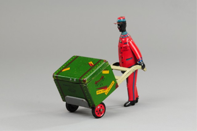 RED CAP PORTER Ferdinand Strauss