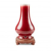 RED-GLAZED PEAR-SHAPED VASE
QI