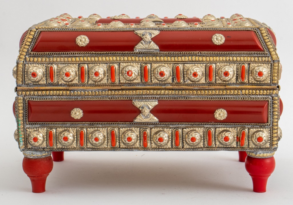 RED MOROCCAN DECORATIVE BOX