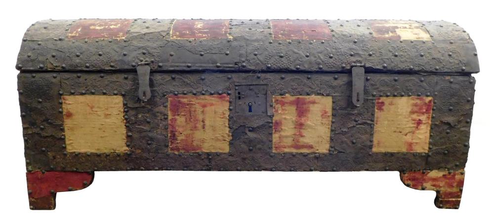 RED VELVET COVERED CHEST,