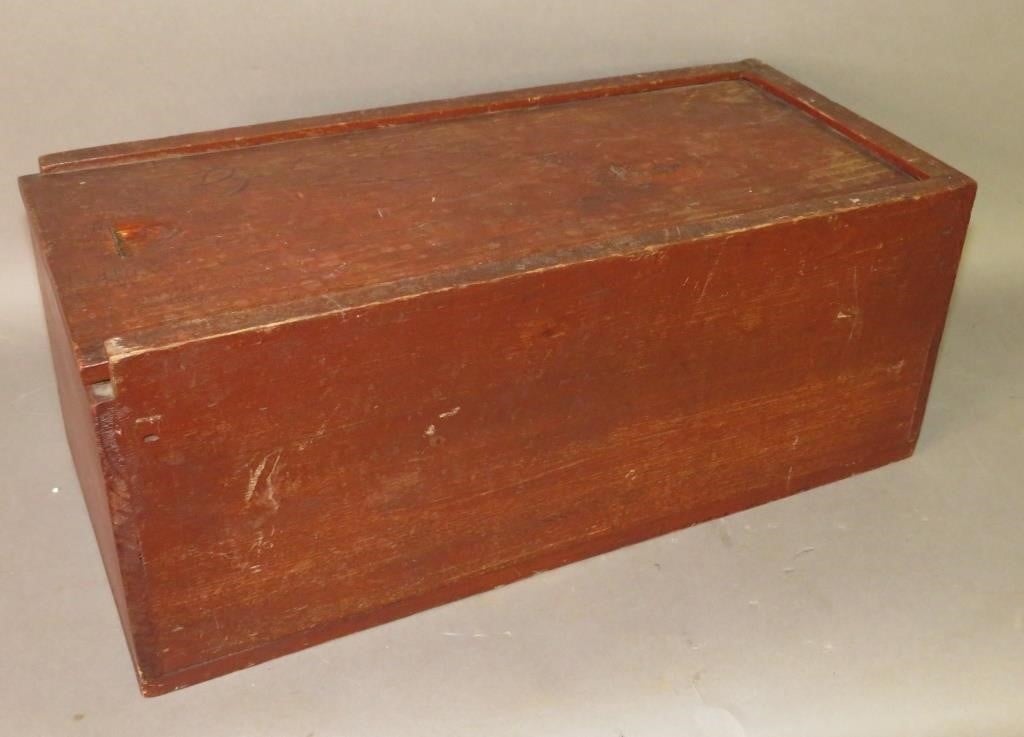 RED WASH PAINTED SLIDE LID SOFTWOOD