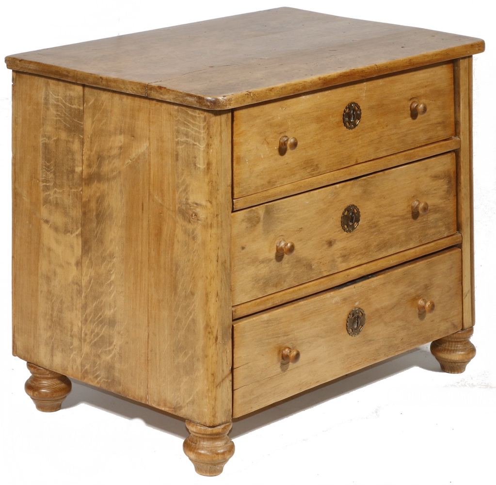 REFINISHED CHILD-SIZE CHEST