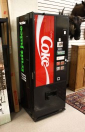 REFRIGERATED SOFT DRINK VENDIN