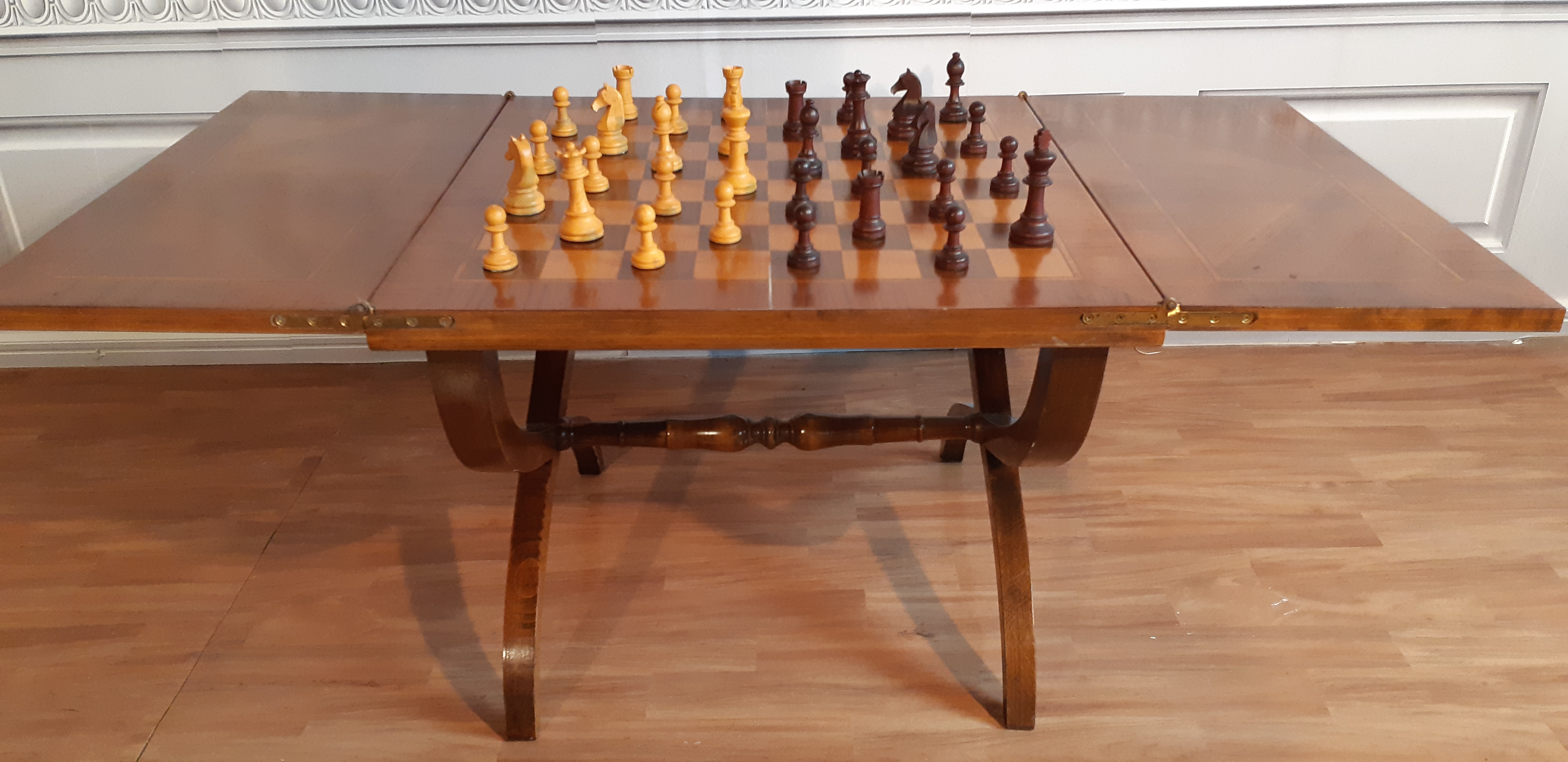 REGENCY DESIGNED INLAID MAHOGANY