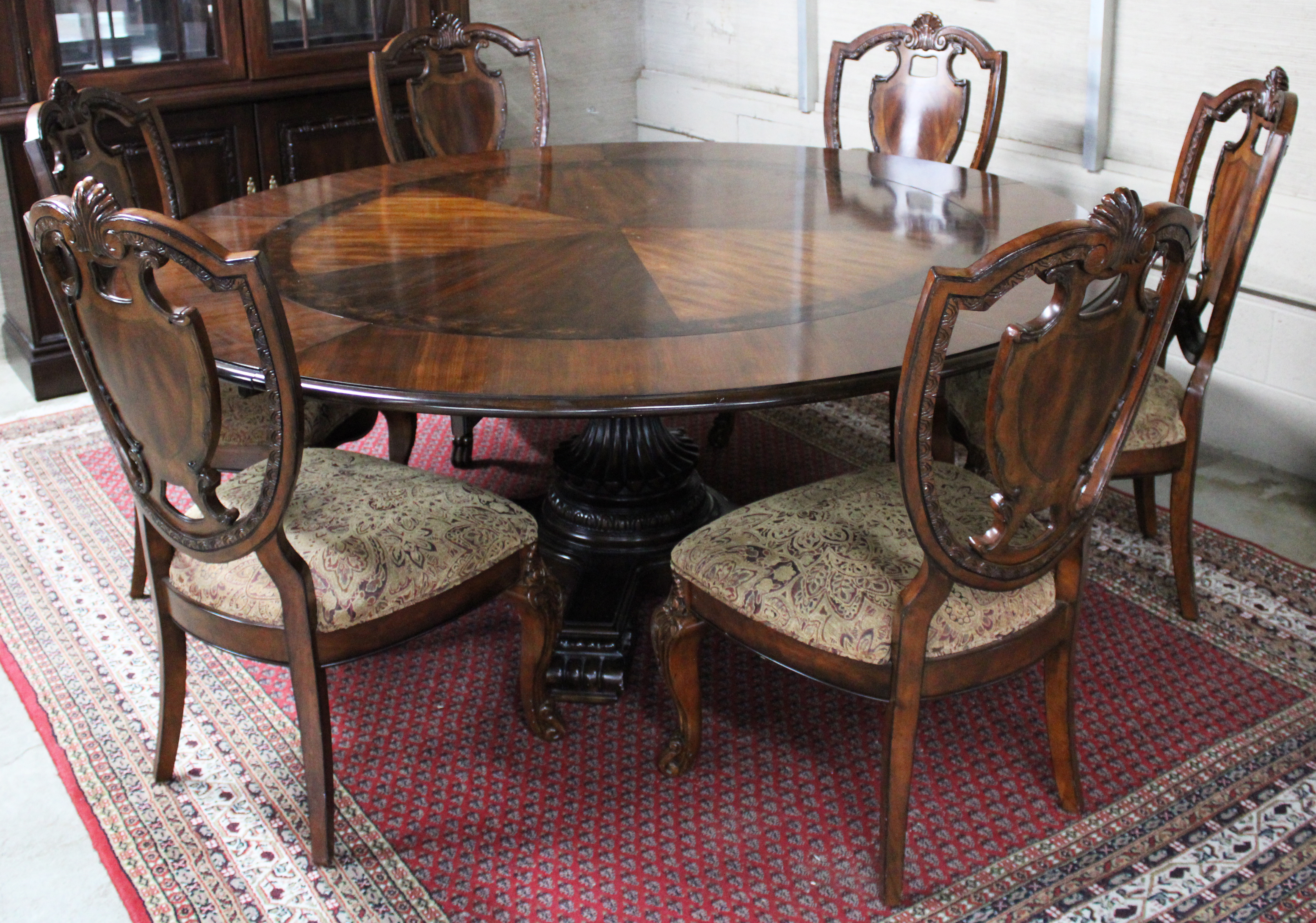 REGENCY DESIGNED MAHOGANY DINING