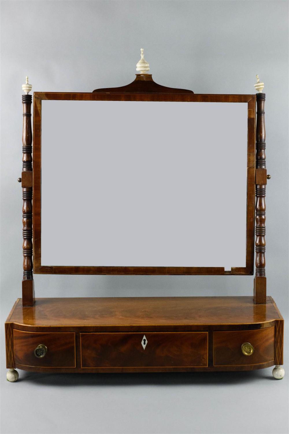REGENCY INLAID MAHOGANY DRESSING