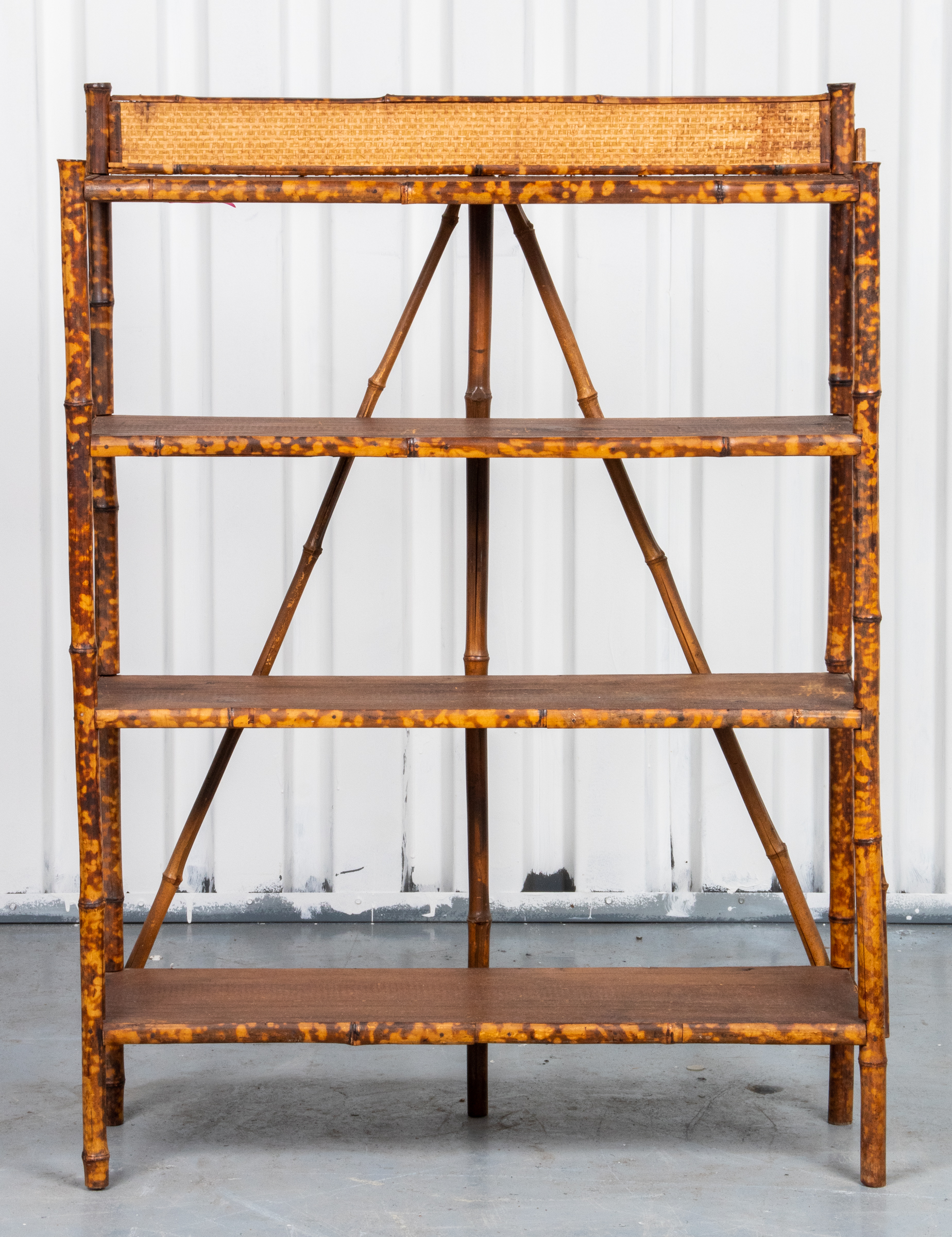 REGENCY STYLE BAMBOO ETAG?RE