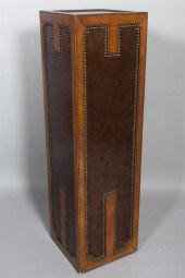 REGENCY STYLE BRASS BUTTONED T