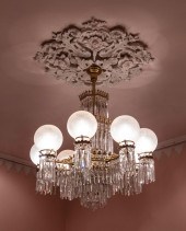 REGENCY-STYLE BRONZE EIGHT-LIG