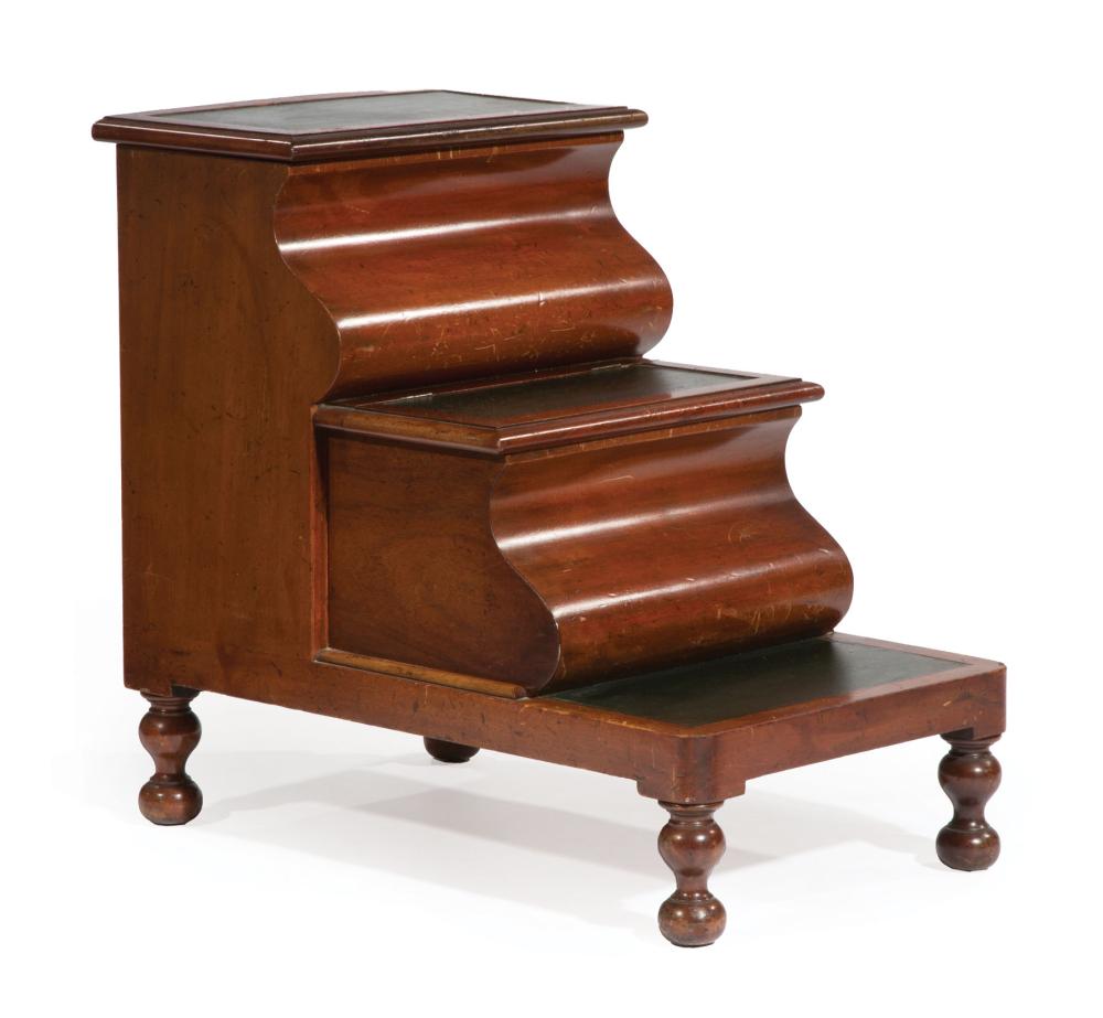 REGENCY-STYLE CARVED MAHOGANY