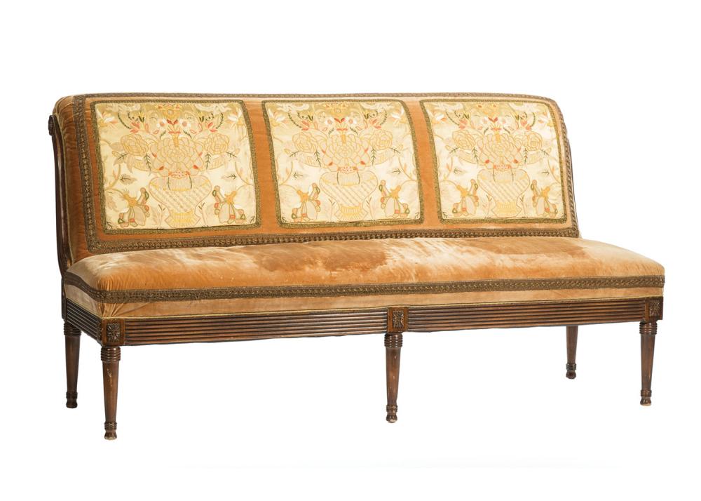 REGENCY-STYLE CARVED MAHOGANY
