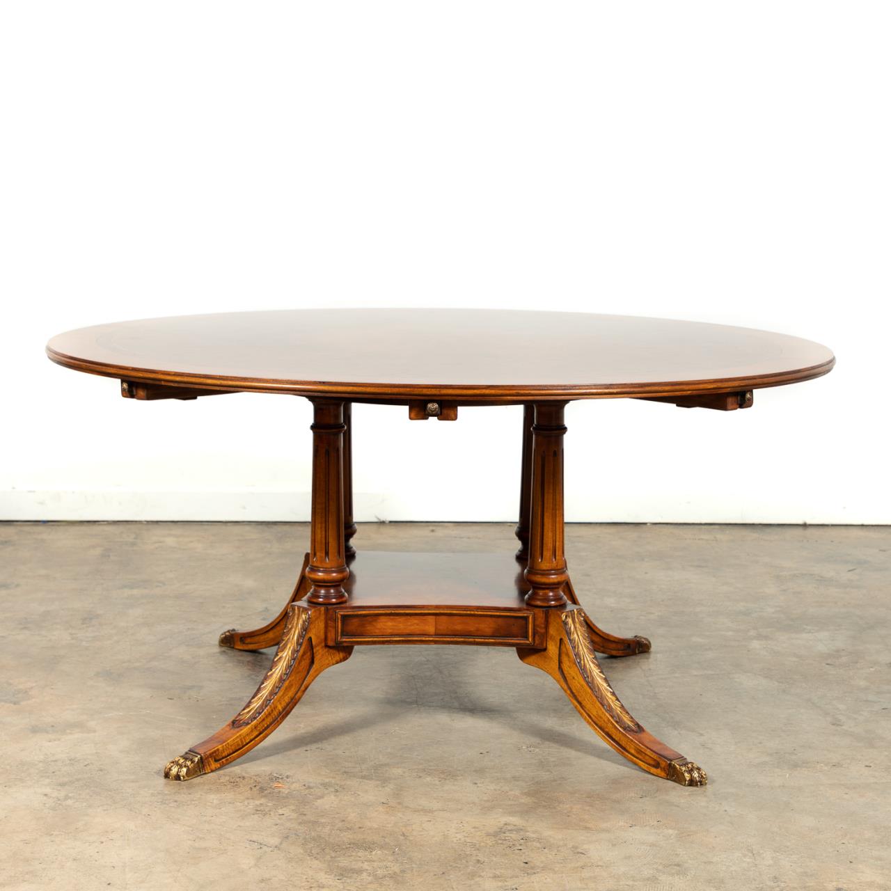 REGENCY STYLE EXPANDABLE PEDESTAL