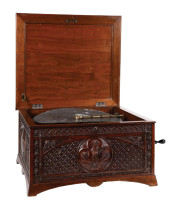 REGINA CARVED CASE ORNATE DISC