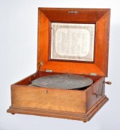 REGINA DISC MUSIC BOX, 15 1/2"