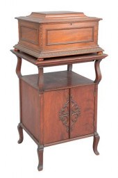 REGINA DISC MUSIC BOX IN MAHOG