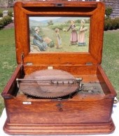 REGINA DOUBLE COMB MUSIC BOX,