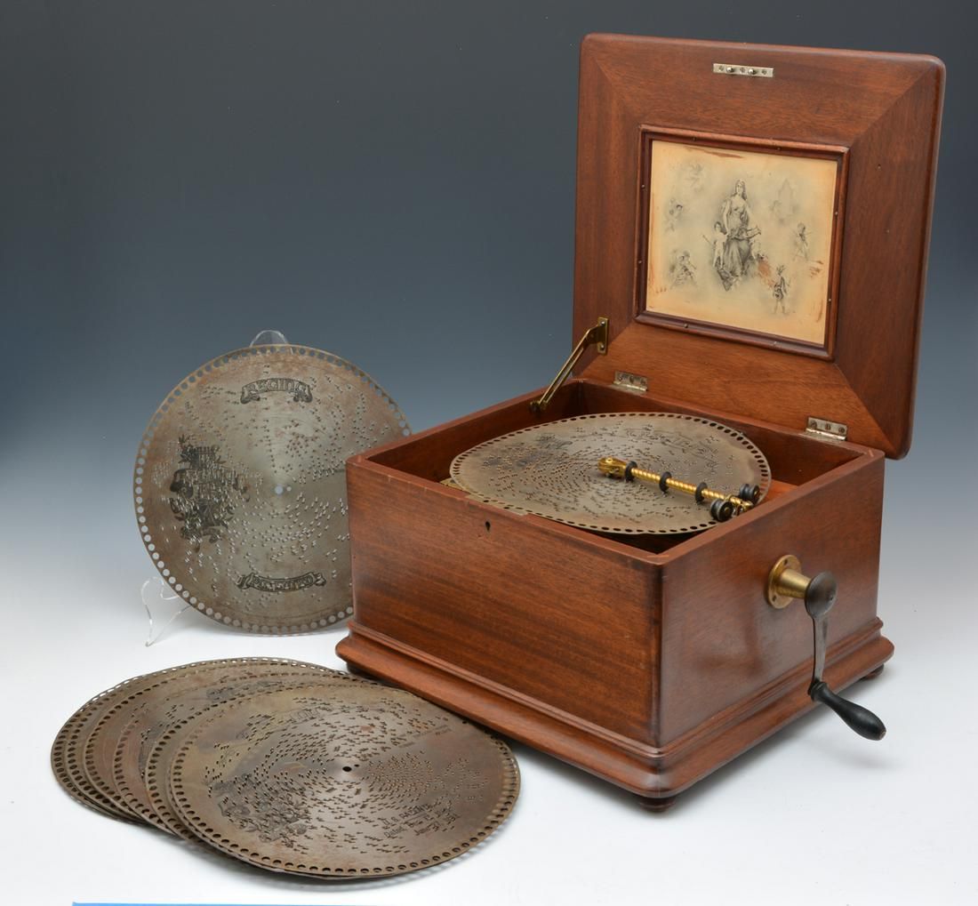 REGINA MUSIC BOX, 12 1/4" DISC.,