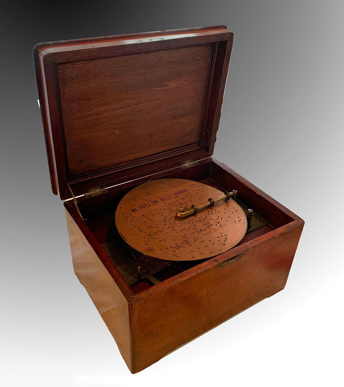 REGINA MUSIC BOX & 26 DISCS: Regina