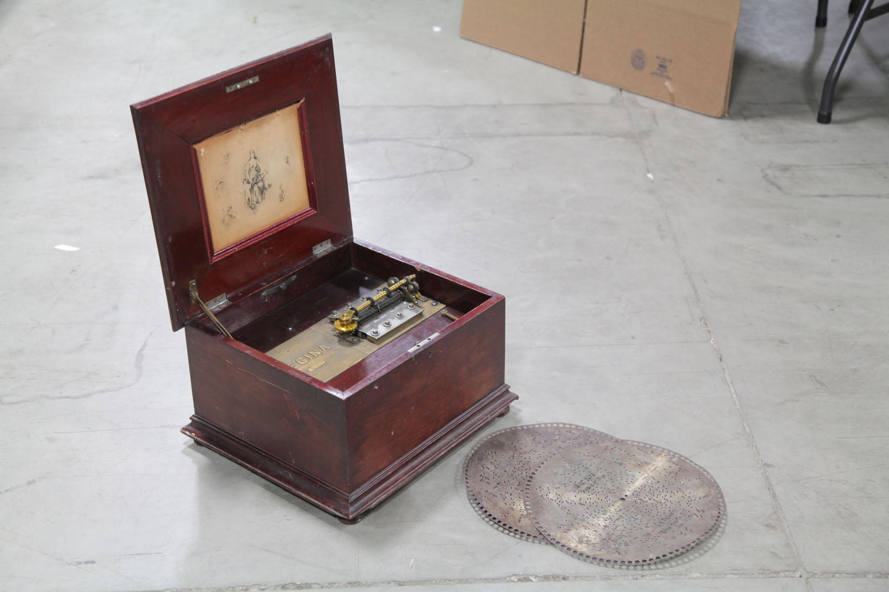 REGINA MUSIC BOX.  New Jersey  late