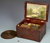 REGINA MUSIC BOX W/ 8" DISCSRe