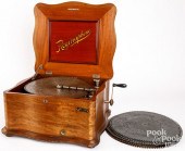 REGINA MUSIC BOX WITH EIGHTEEN