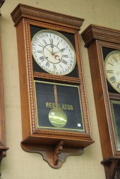 REGULATOR WALL CLOCK. Eight da
