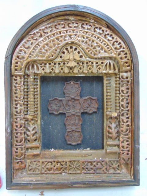 RELIQUARY CABINET WITH IRON