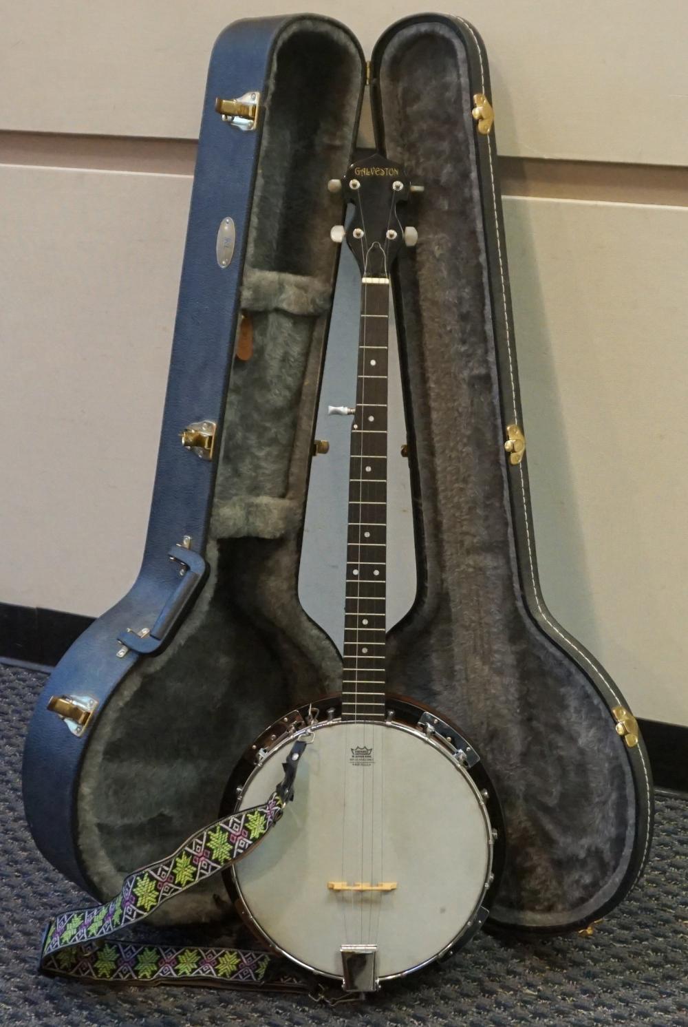 REMO BANJO WITH CARRYING CASERemo