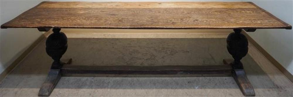 RENAISSANCE OAK DINING TABLE, H: 31