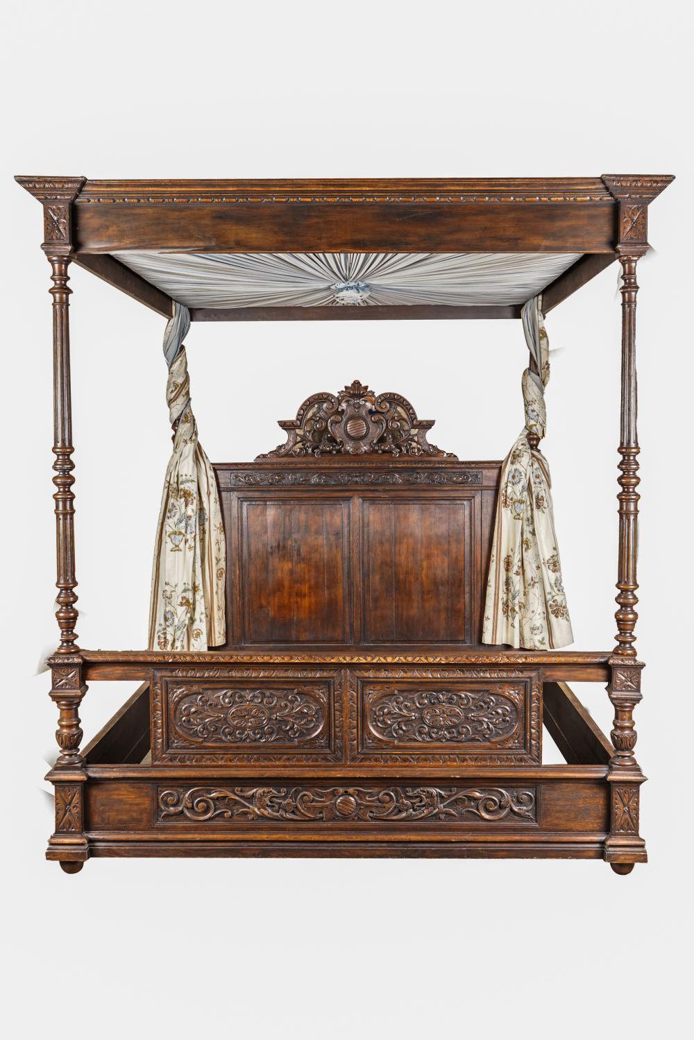 RENAISSANCE REVIVAL CARVED OAK