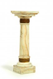 RENAISSANCE REVIVAL PEDESTAL.
