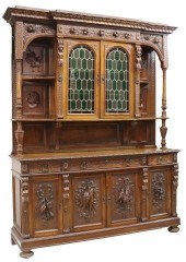 RENAISSANCE REVIVAL WELL-CARVE