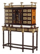 RENAISSANCE STYLE INLAID PAPEL