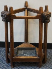 RENAISSANCE STYLE OAK CORNER U