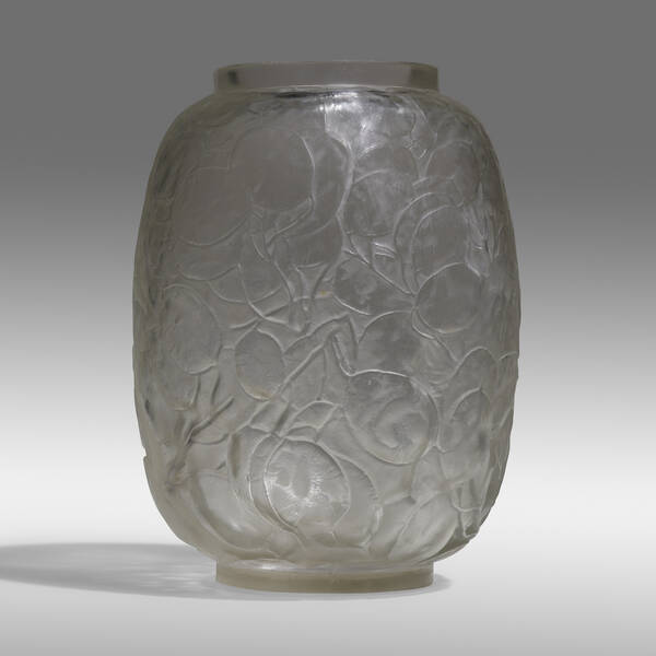 René Lalique. Monnaie du Pape vase.