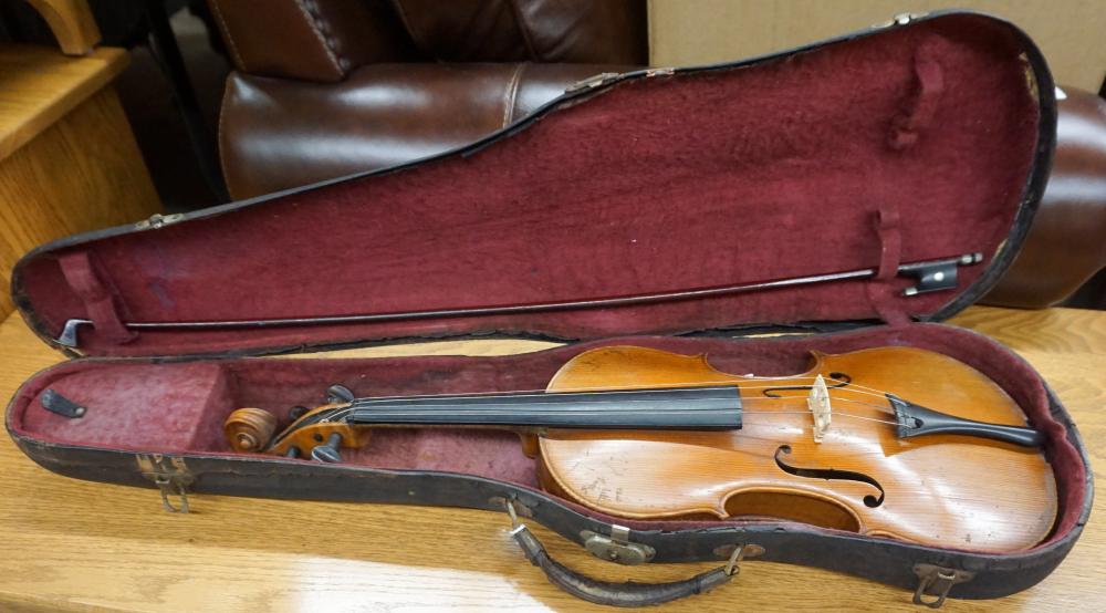 REPLICA STRADIVARIUS VIOLIN IN