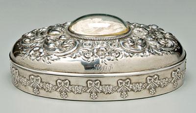 Repouss&eacute; sterling jewelry
