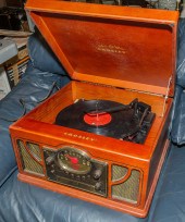 RETRO CROSLEY TABLE TOP RECORD