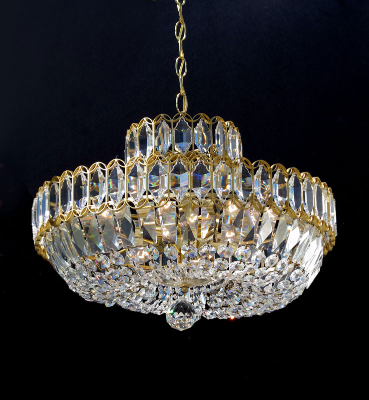 RETRO CRYSTAL CHANDELIER: Gold tone