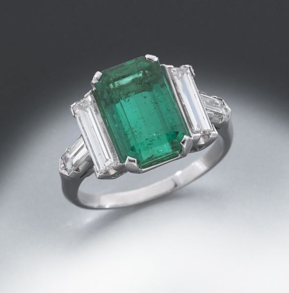 Retro platinum Columbian emerald