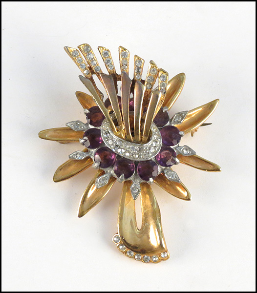 RETRO UNSIGNED RHINESTONE BROOCH.