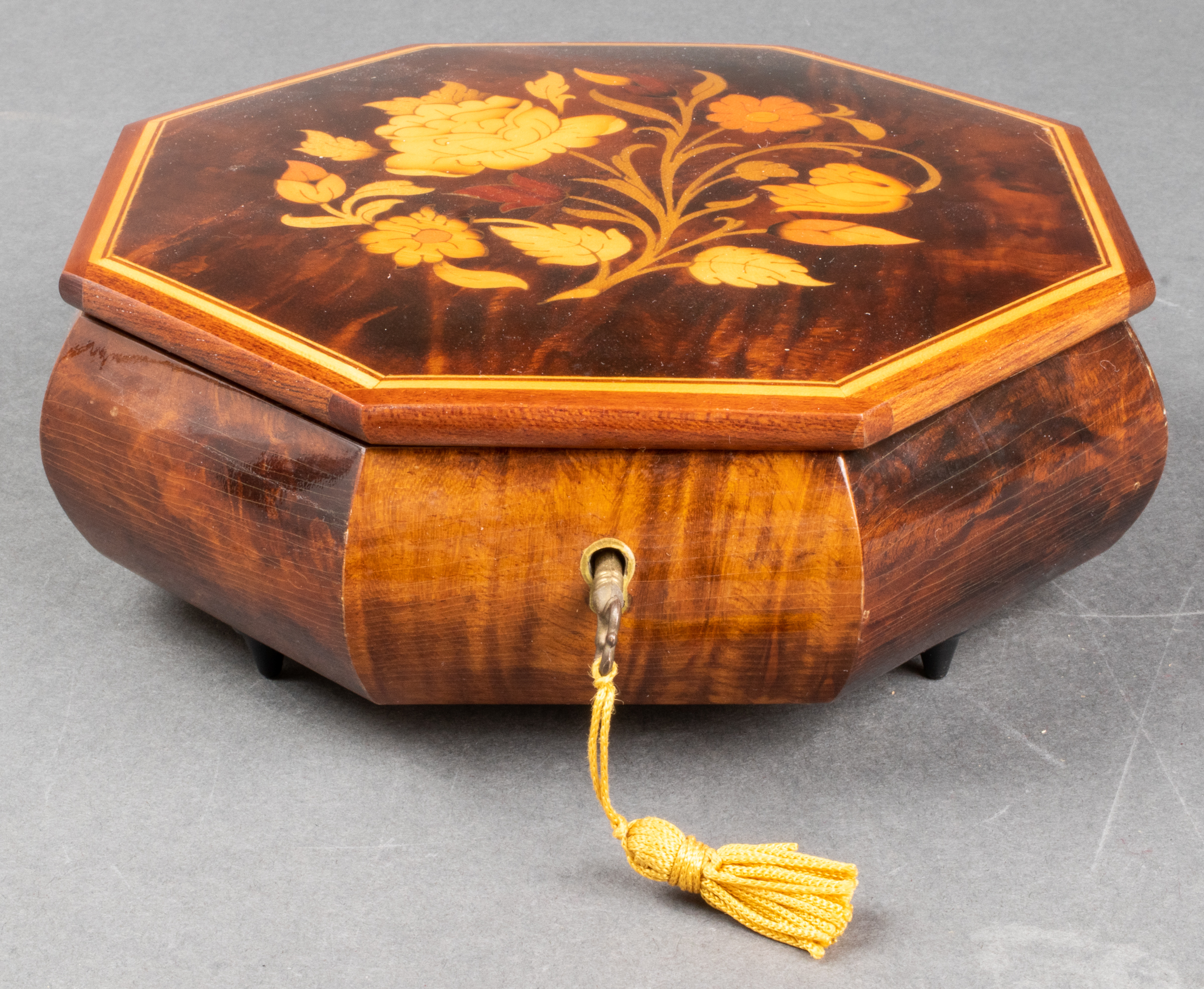 REUGE ITALIAN LACQUERED MUSIC /