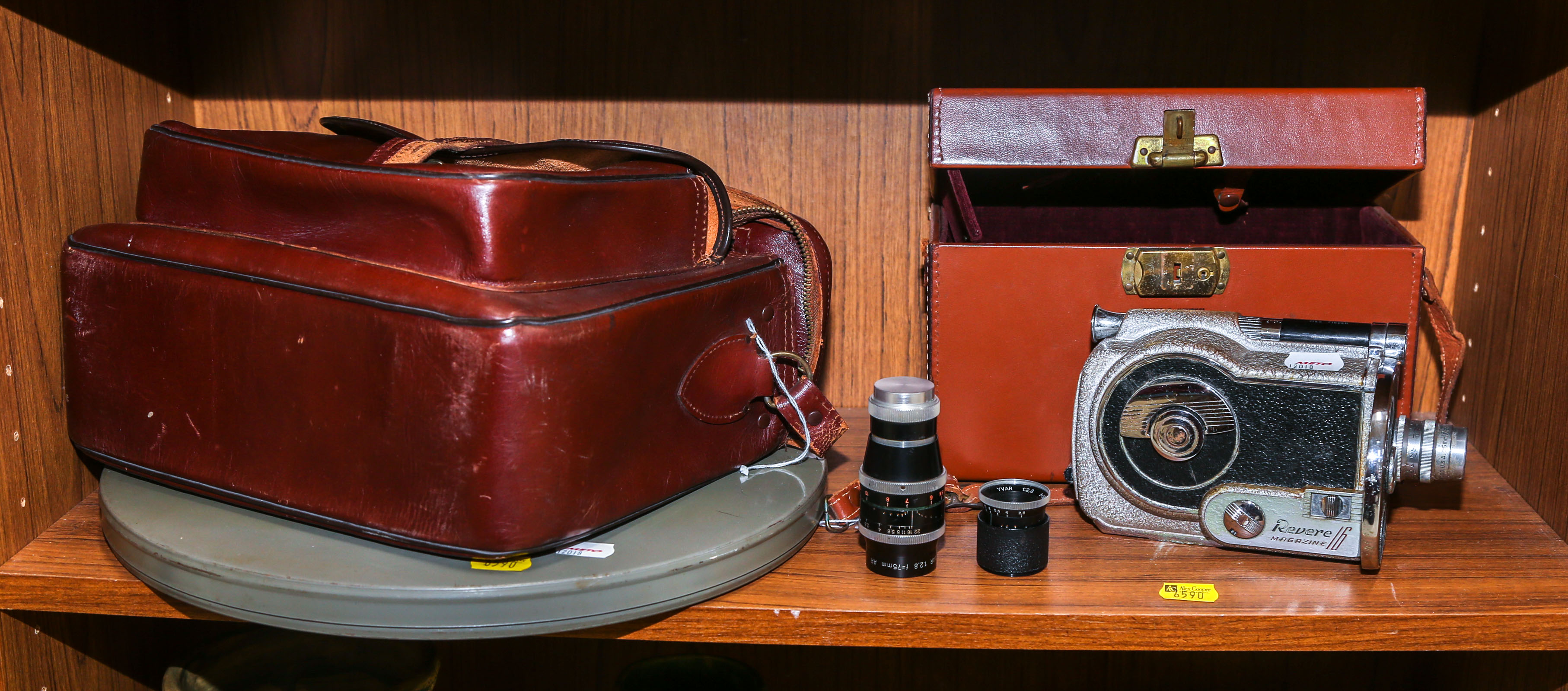 REVERE 16MM. MOVIE CAMERA With