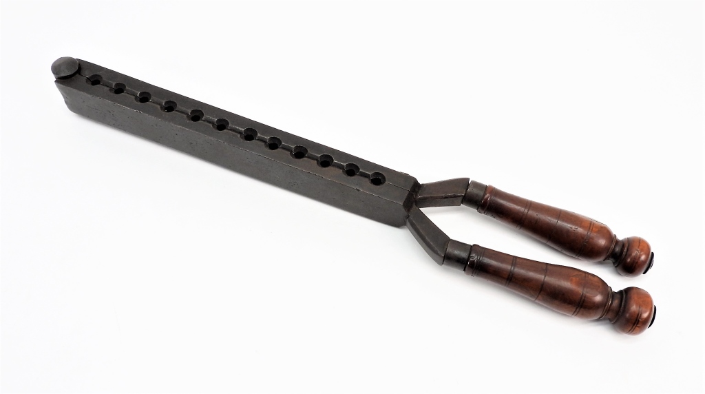 REVOLUTIONARY WAR-ERA IRON MUSKET