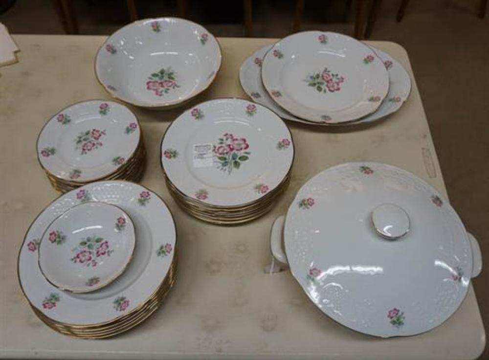 RICHARD GINORI 'PAISLEY' 29-PIECE