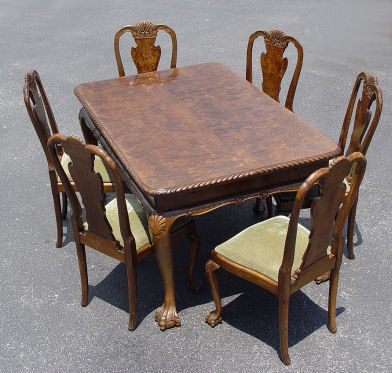 RICHLY GRAINED BURLED WALNUT DINING