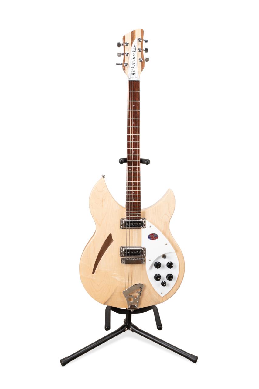 RICKENBACKER 330 ELECTRIC GUITAR W/