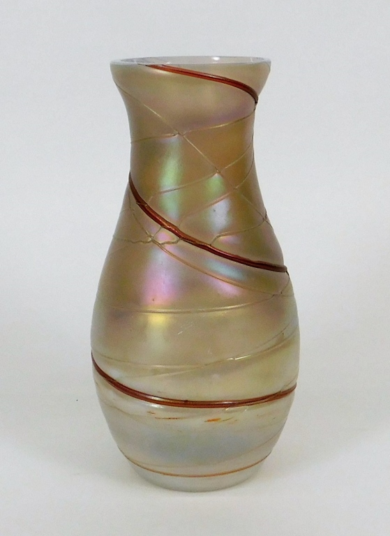 RINDSKOPF RED VEINED IRIDESCENT ART