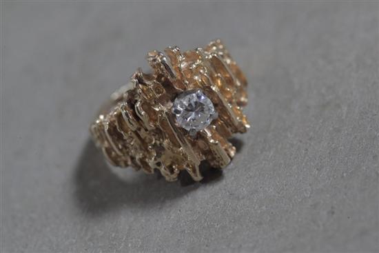 RING. Custom ring with one