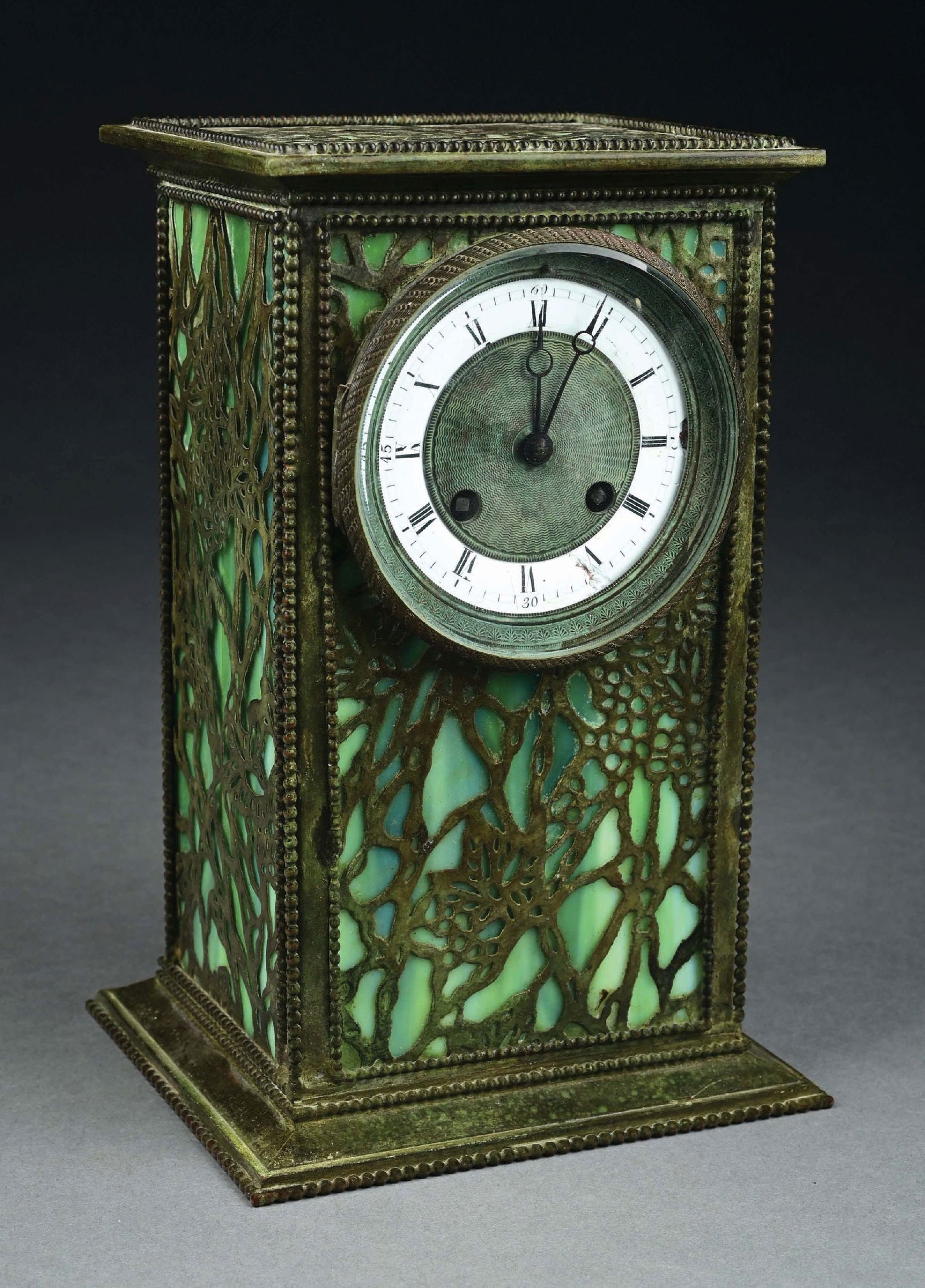 RIVIERE OVERLAY CLOCKA beautiful